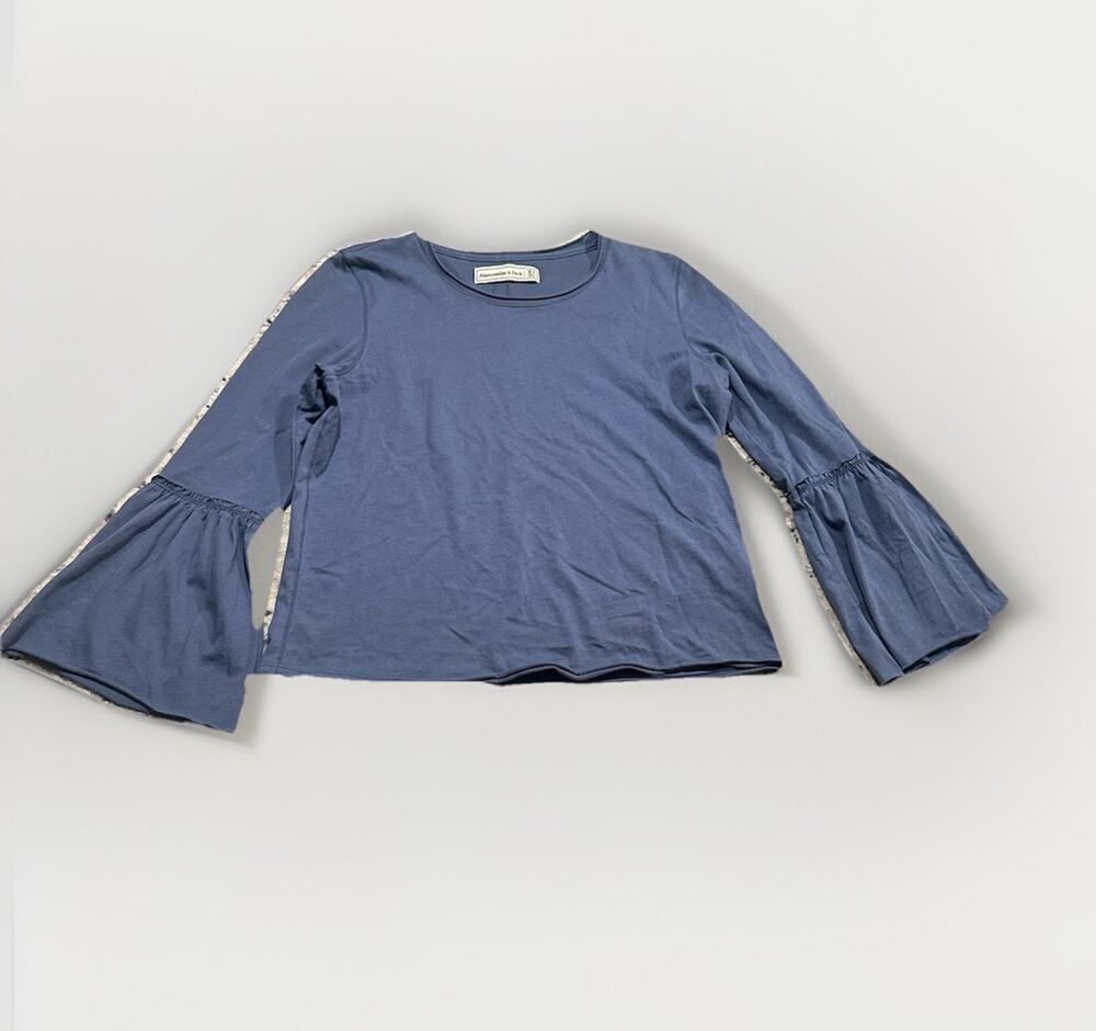 Abercrombie & Fitch Women’s Bell Sleeve Top Size XS